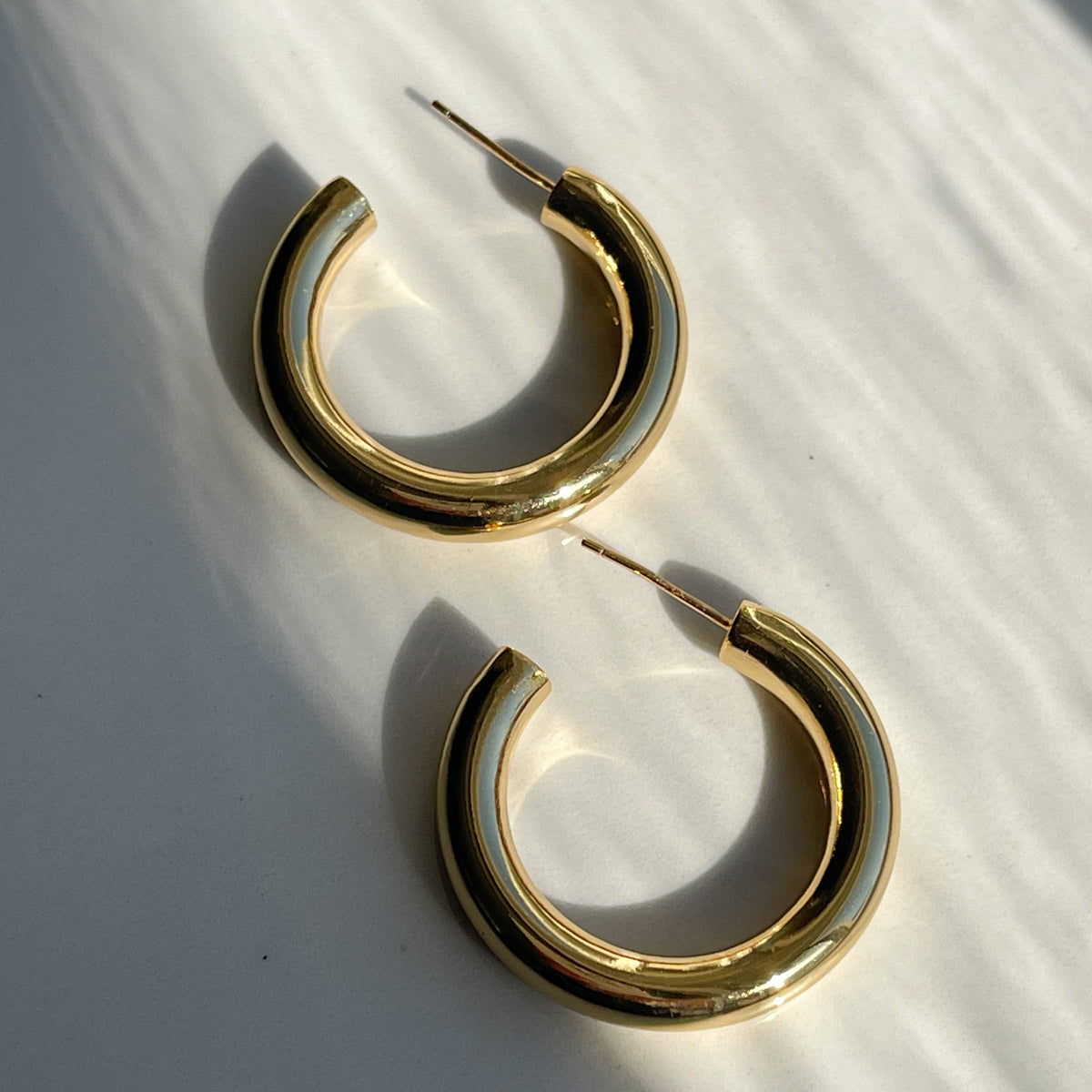 Sadie Classic Hoop Earrings - Medium