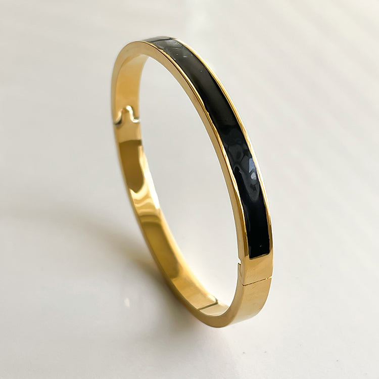Metal Enamel Rounded Cuff Kate Enamel Cuff | Black - Idalia Baudo Jewelry