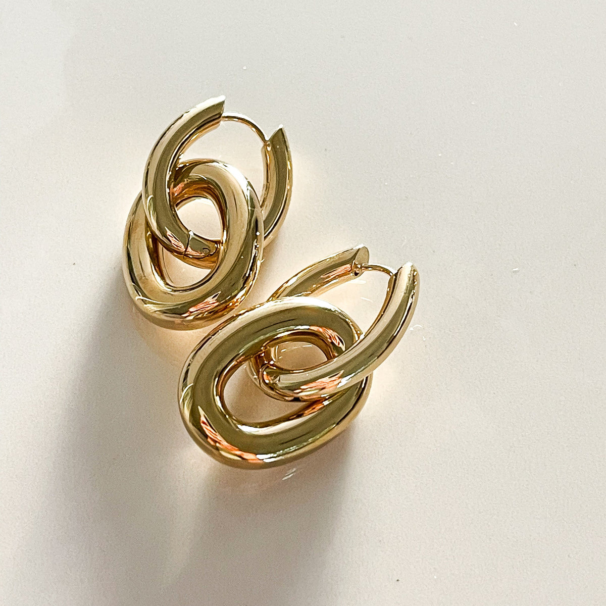 Kate Oval Detachable Earrings | Solid Gold