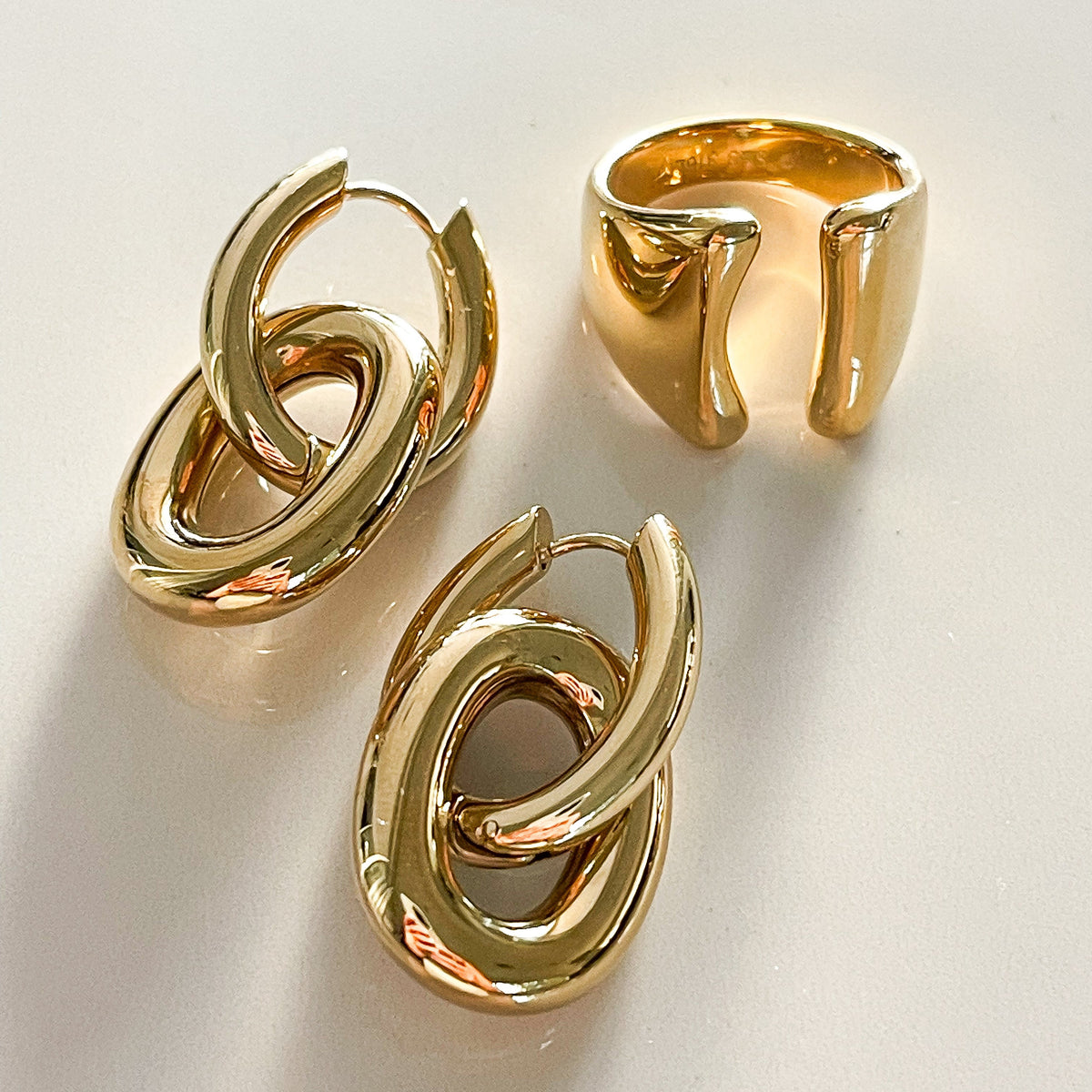 Kate Oval Detachable Earrings | Solid Gold