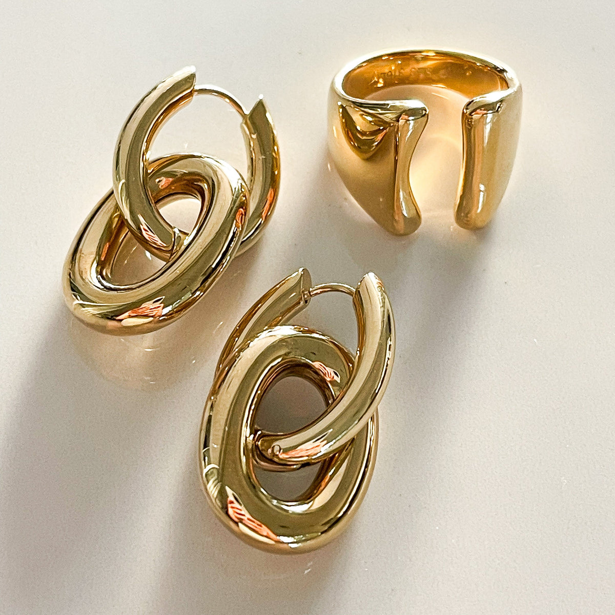 Kate Ring | Solid Gold